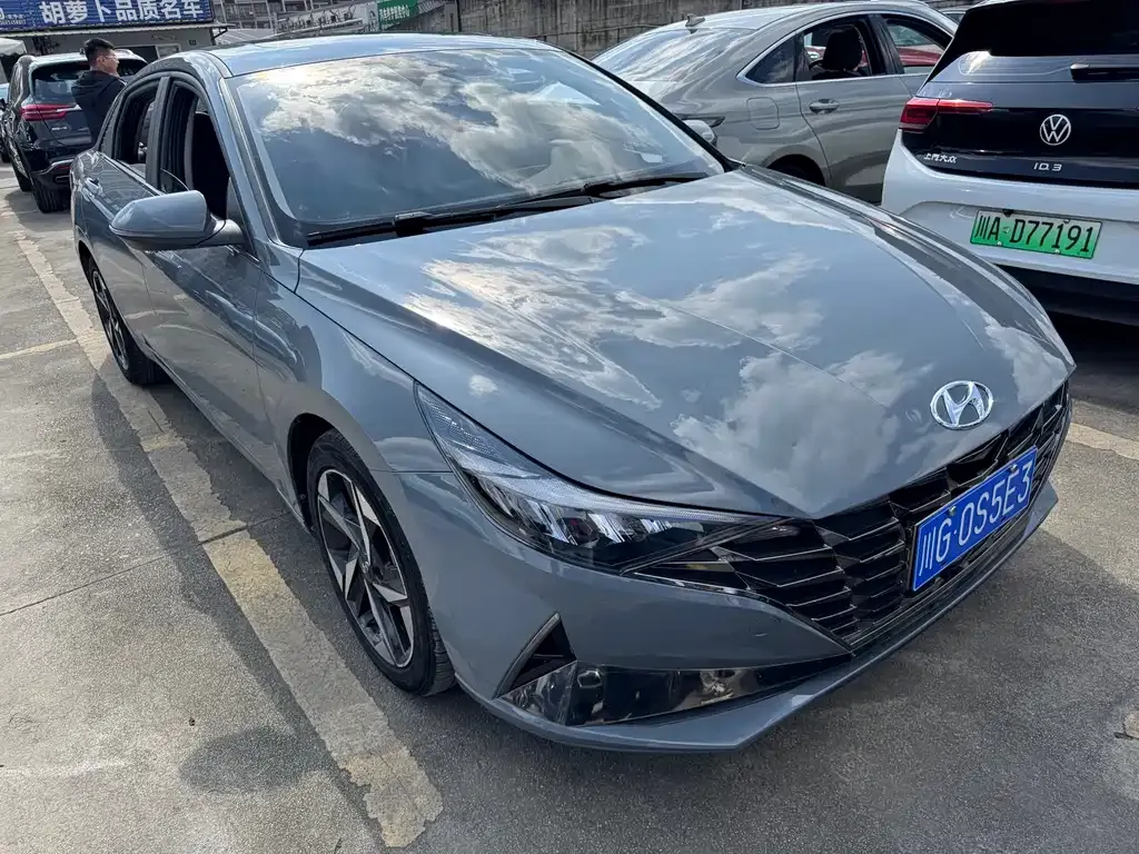 Hyundai Elantra — фото 10