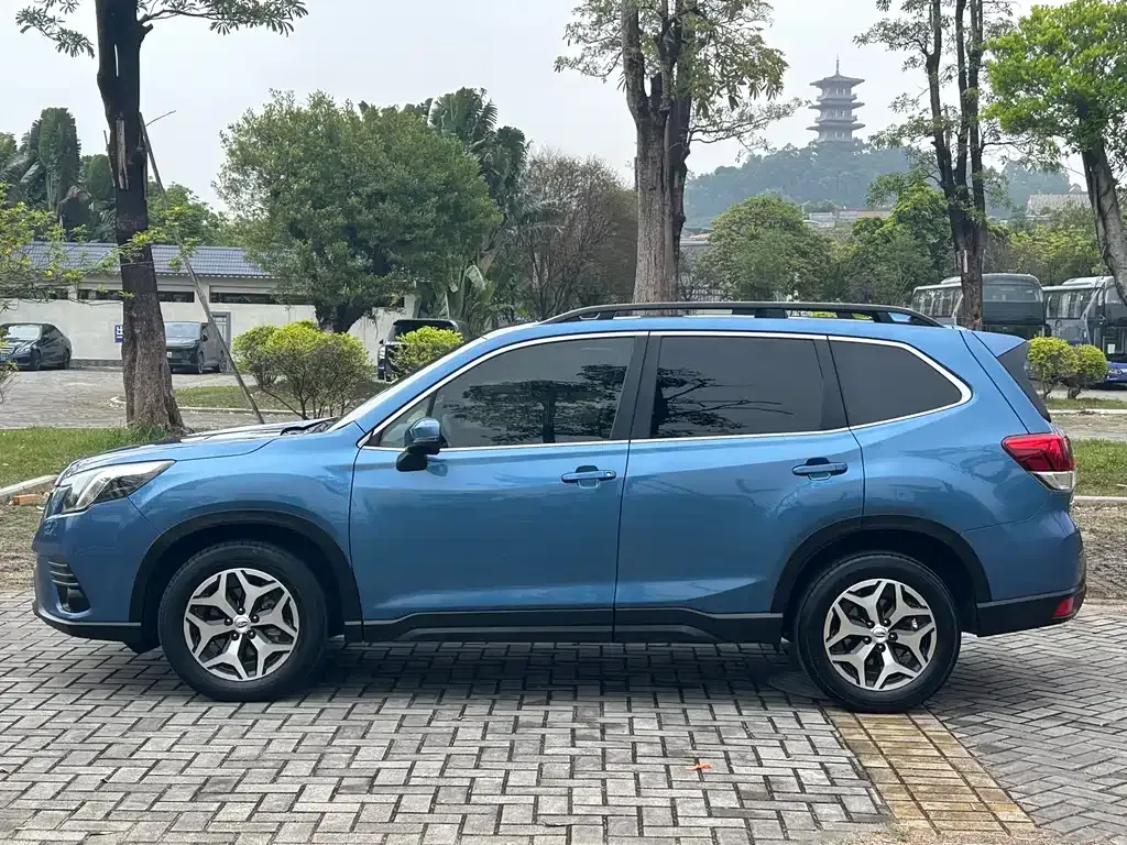 Subaru Forester — фото 9