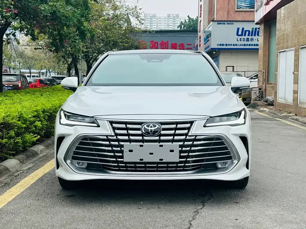 Toyota Avalon — фото 10