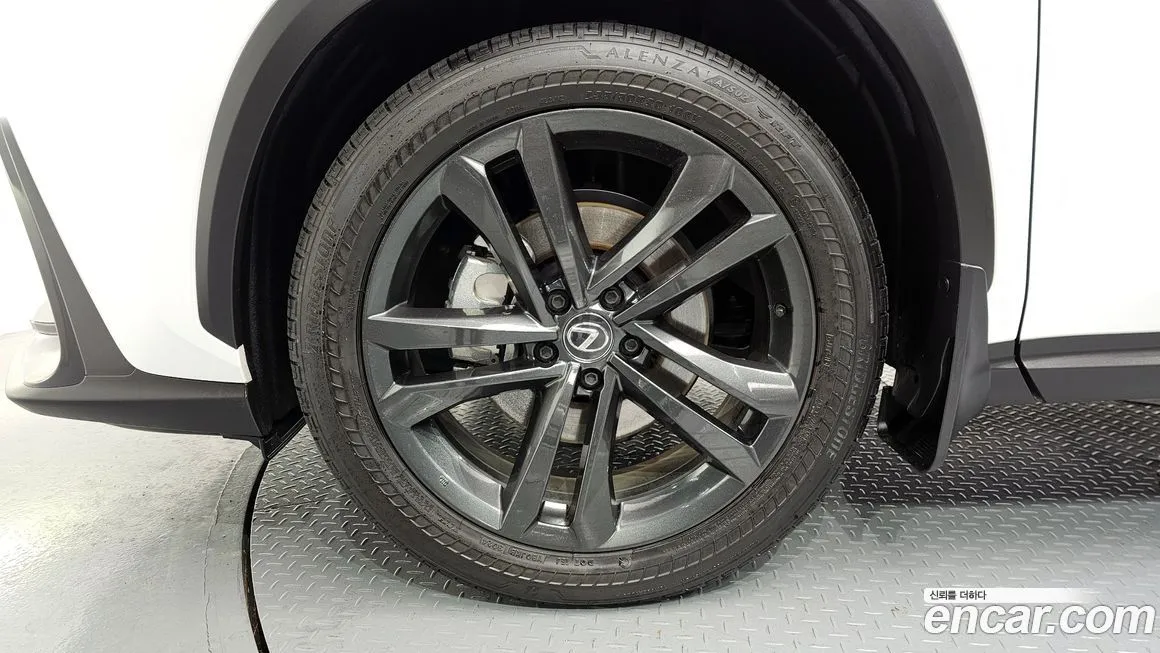 Lexus NX 2025 из KR, фото 4