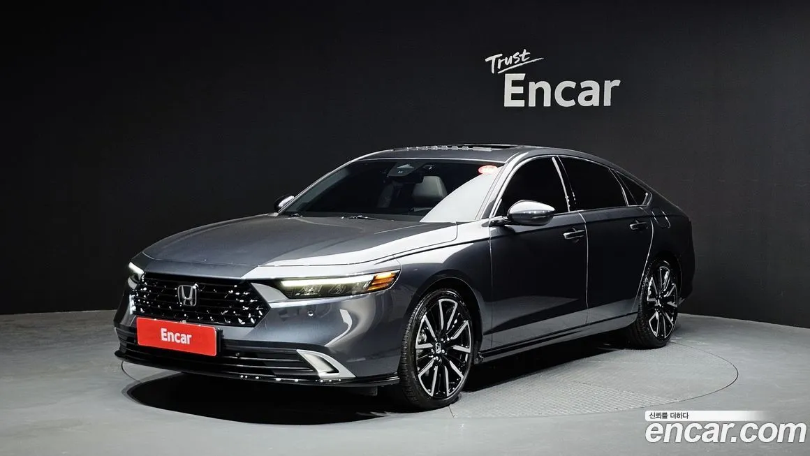 Honda Accord — фото 1