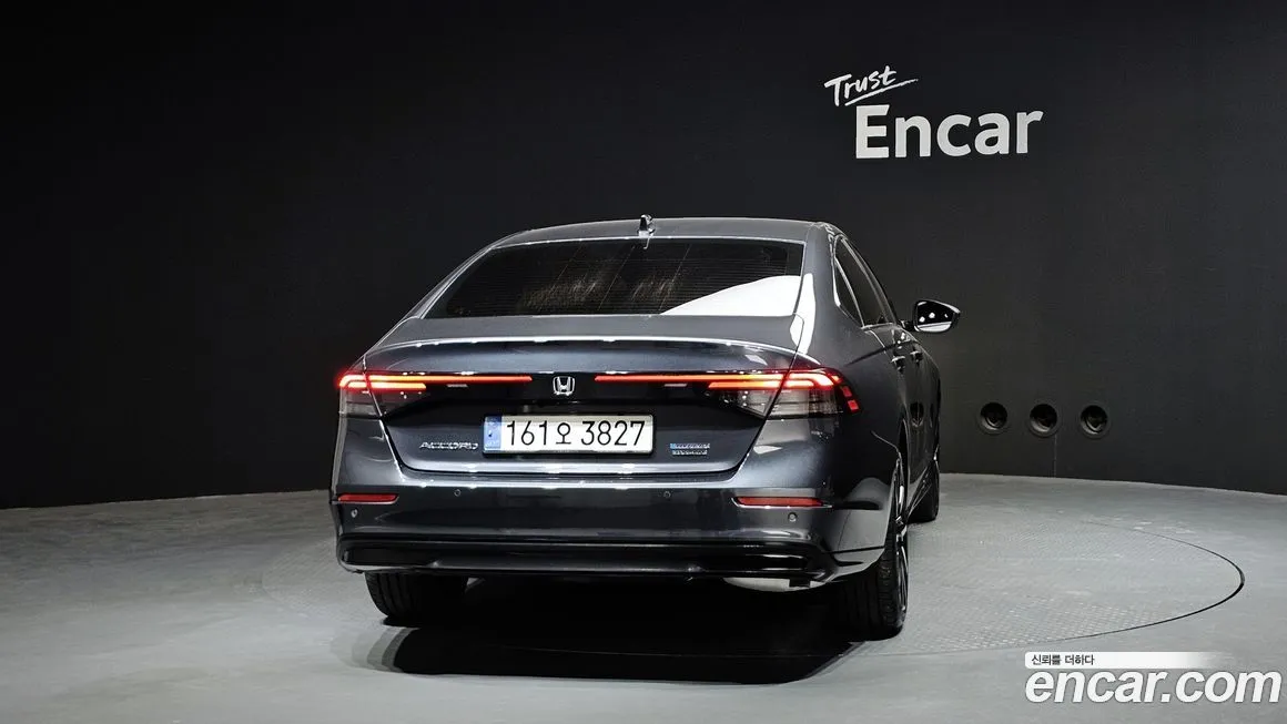Honda Accord — фото 6