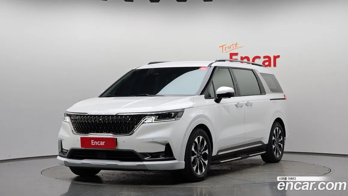 Kia Carnival — фото 1