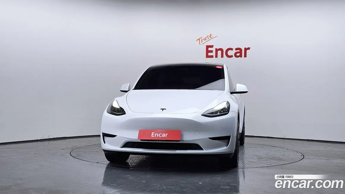 Tesla Model Y — фото 8