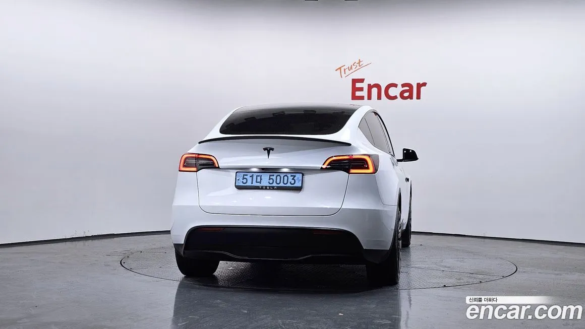 Tesla Model Y — фото 3