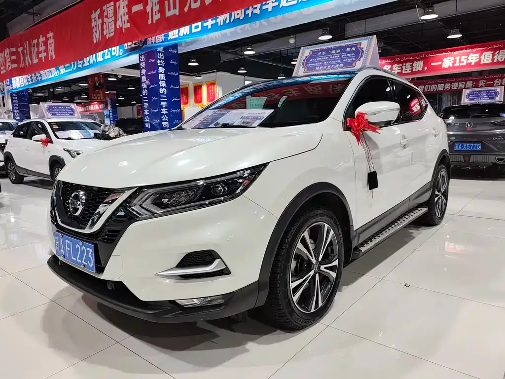 Nissan Qashqai — фото 1