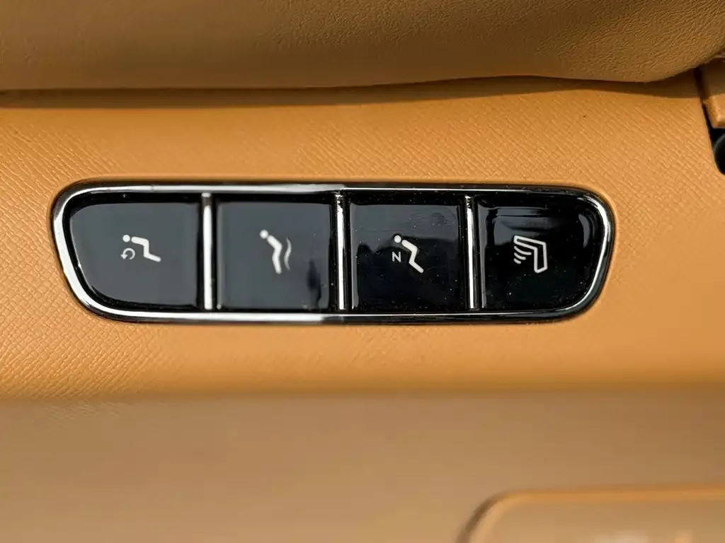 GAC Motor E8 Hybrid — фото 8