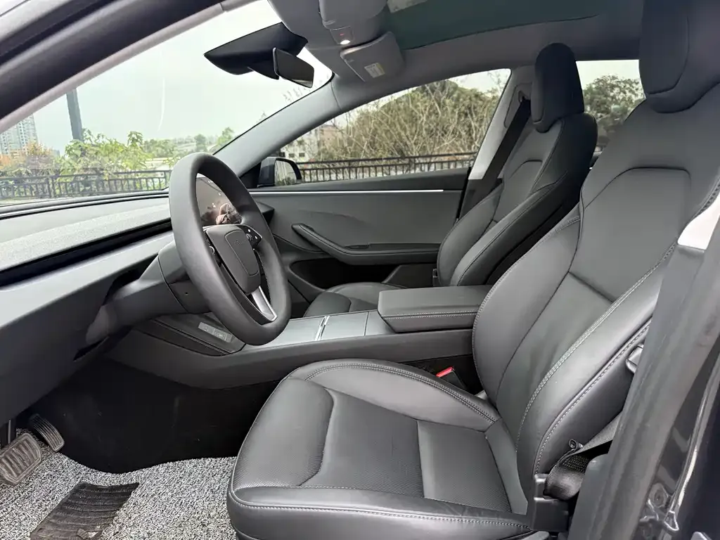 Tesla Model 3 — фото 3