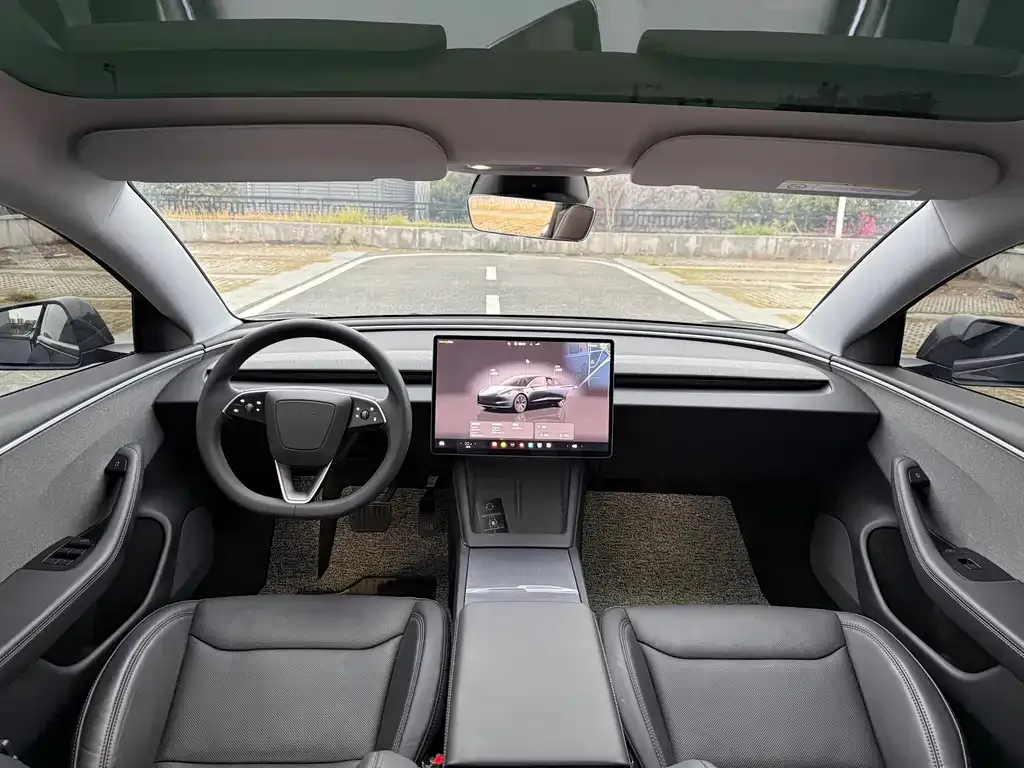 Tesla Model 3 — фото 4