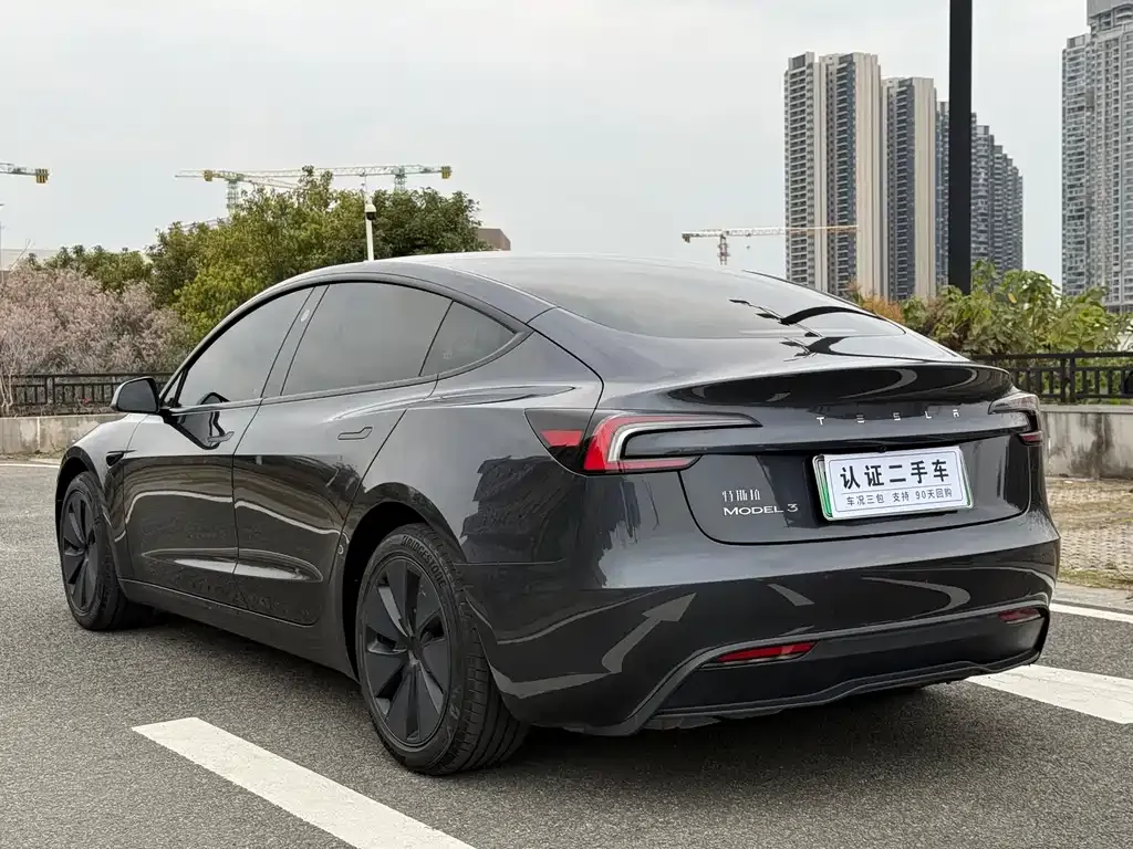 Tesla Model 3 — фото 6
