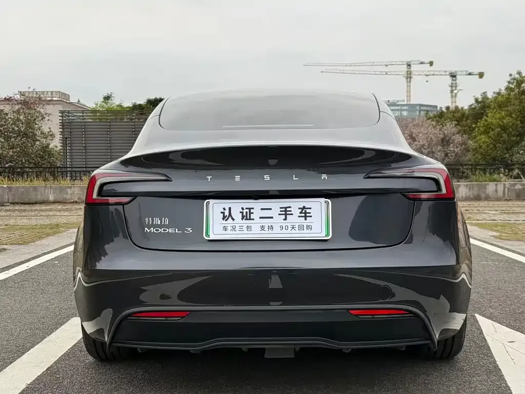 Tesla Model 3 — фото 5