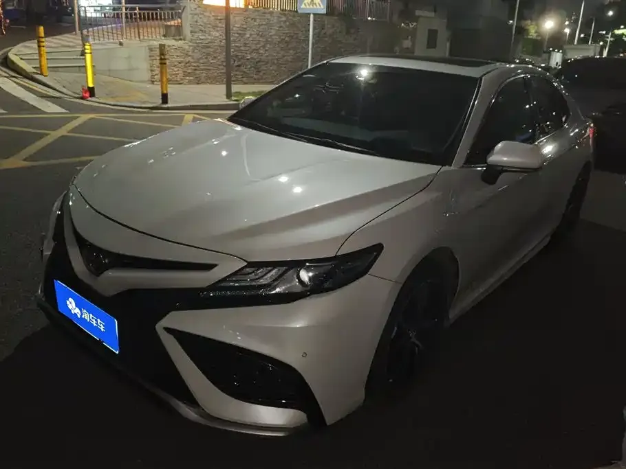 Toyota Camry 2023 из CN, фото 1