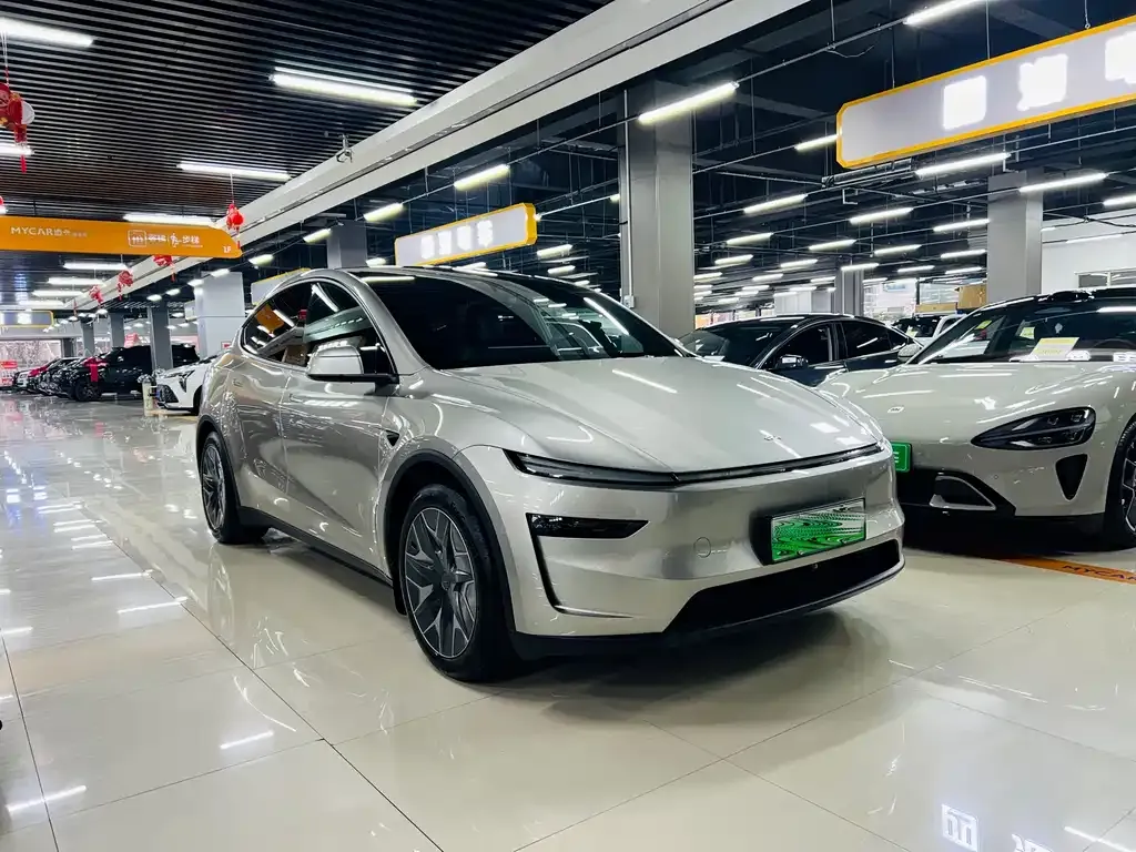 Tesla Model Y L — фото 3