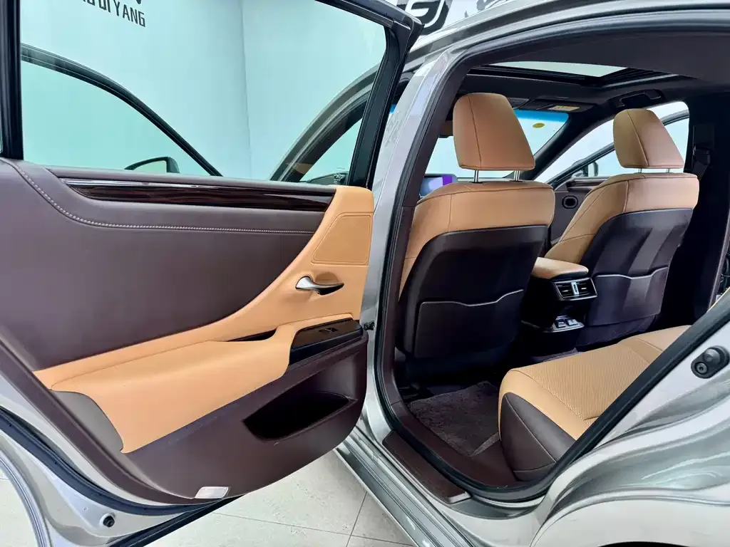 Lexus ES 2021 из CN, фото 9
