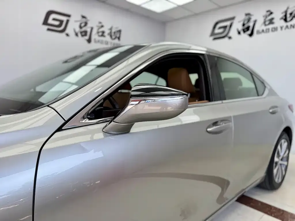 Lexus ES 2021 из CN, фото 2