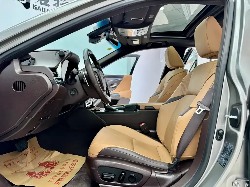 Lexus ES 2021 из CN, фото 7