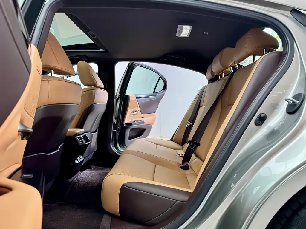 Lexus ES 2021 из CN, фото 4