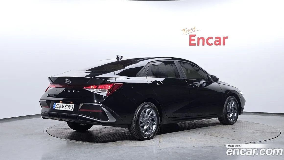 Hyundai AVANTE — фото 3