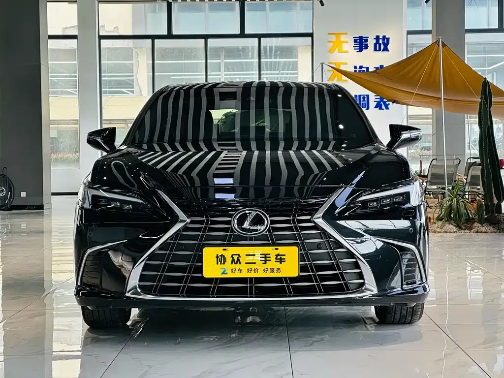 Lexus ES — фото 1