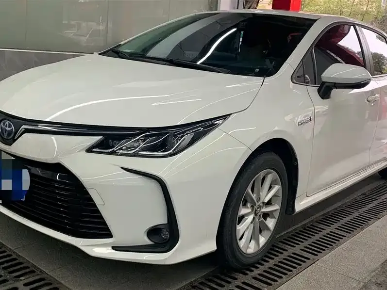 Toyota Corolla — фото 1