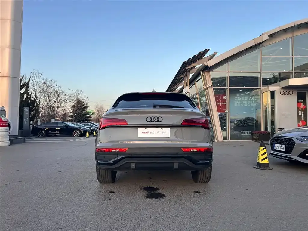 Audi Q5L Sportback — фото 8