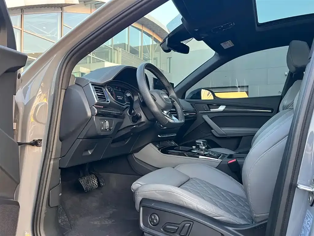 Audi Q5L Sportback — фото 3