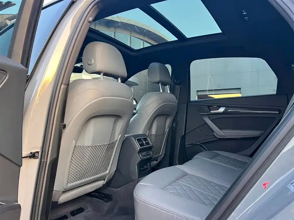 Audi Q5L Sportback — фото 9