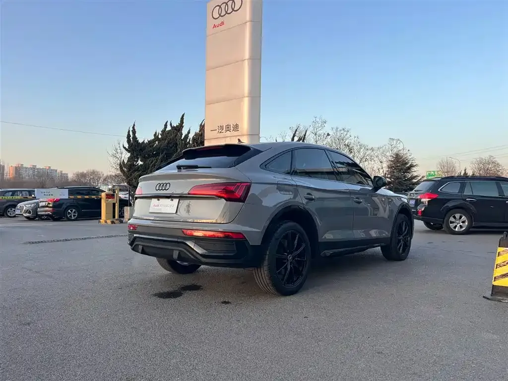Audi Q5L Sportback — фото 7