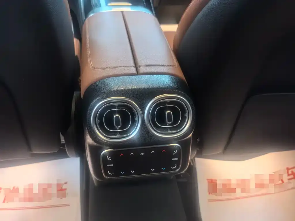 Mercedes-Benz GLC 2024 из CN, фото 2