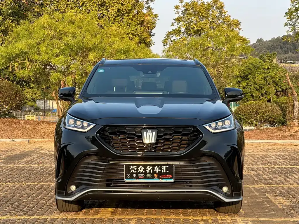 Toyota Crown Kluger 2023 из CN, фото 8
