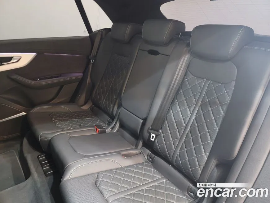 Audi Q8 2021 из KR, фото 10