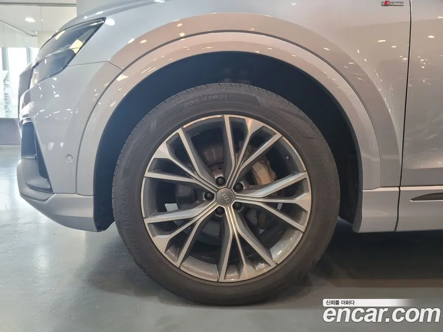 Audi Q8 2021 из KR, фото 8
