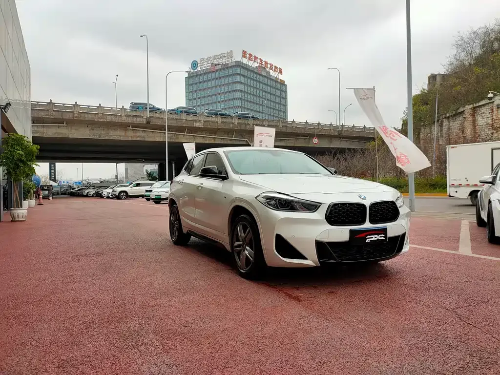 BMW X2