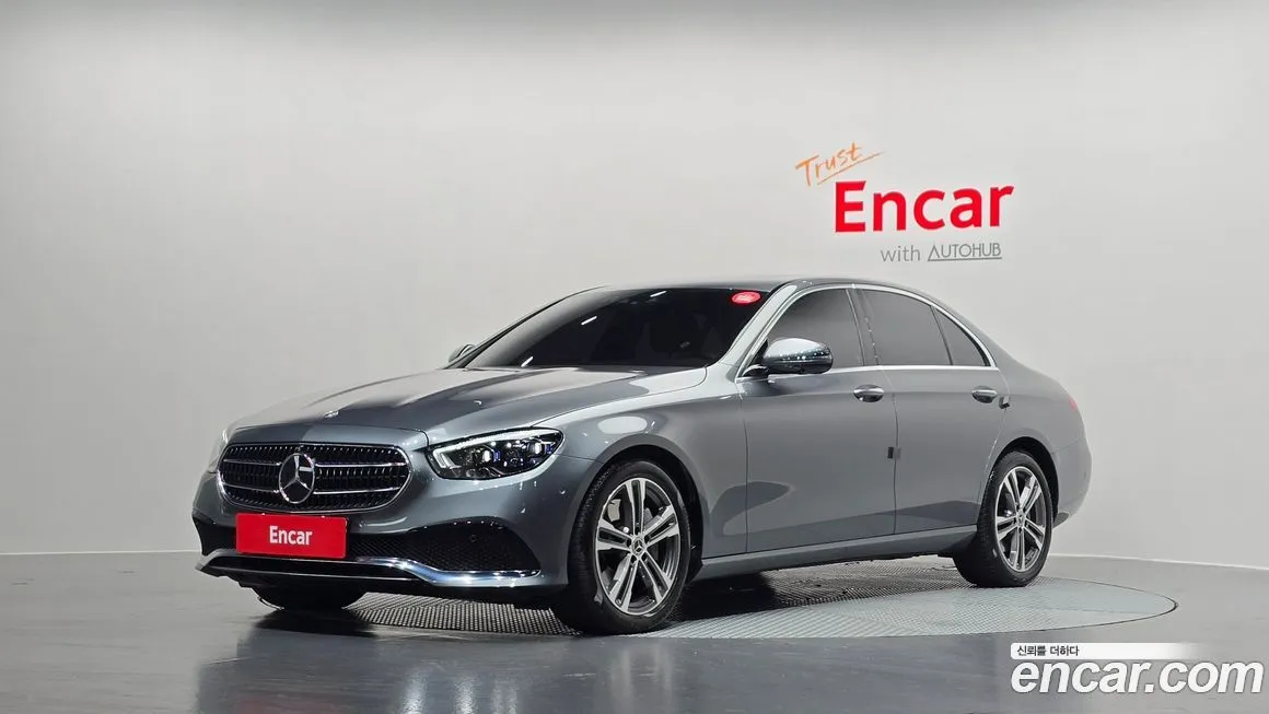 Mercedes-Benz E-Class — фото 1