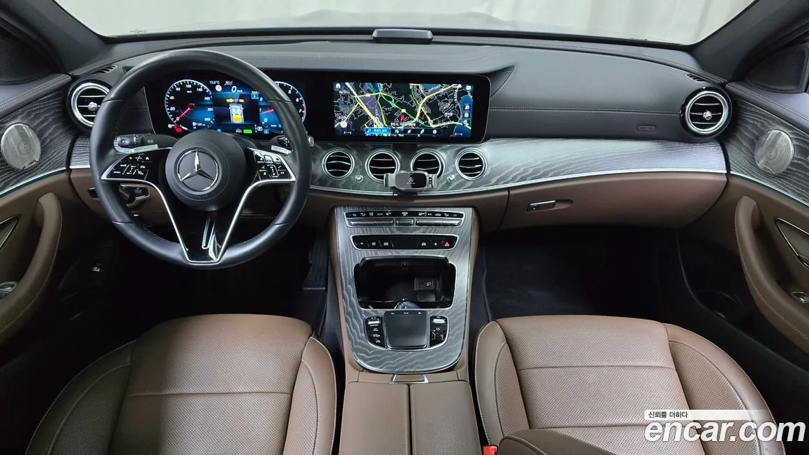 Mercedes-Benz E-Class — фото 10