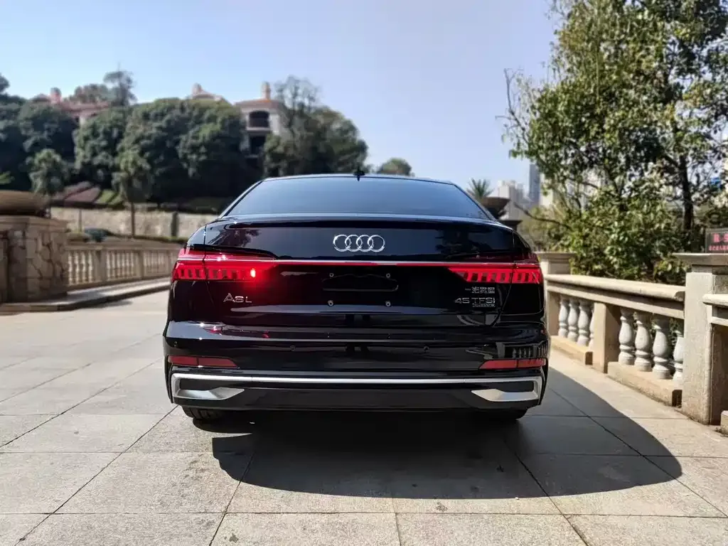 Audi A6L — фото 2