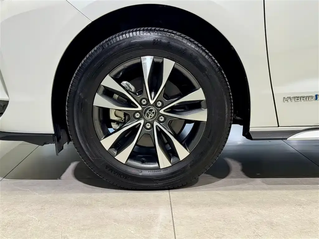 Toyota Granvia 2024 из CN, фото 6