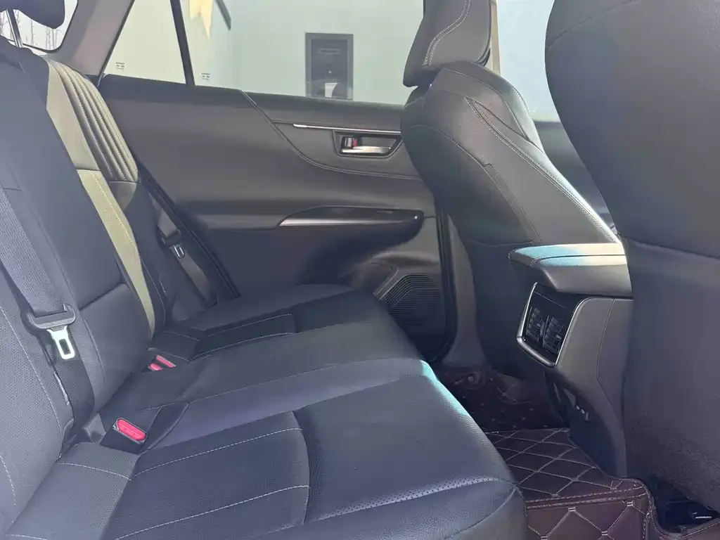 Toyota Harrier 2022 из CN, фото 2