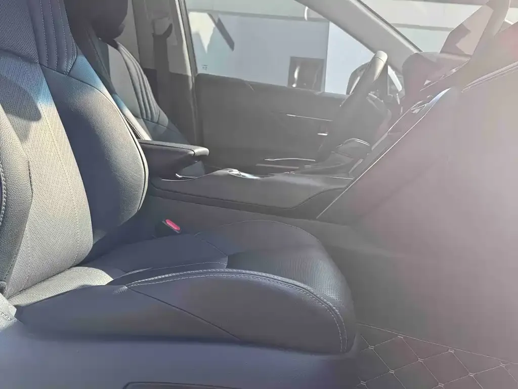 Toyota Harrier 2022 из CN, фото 10