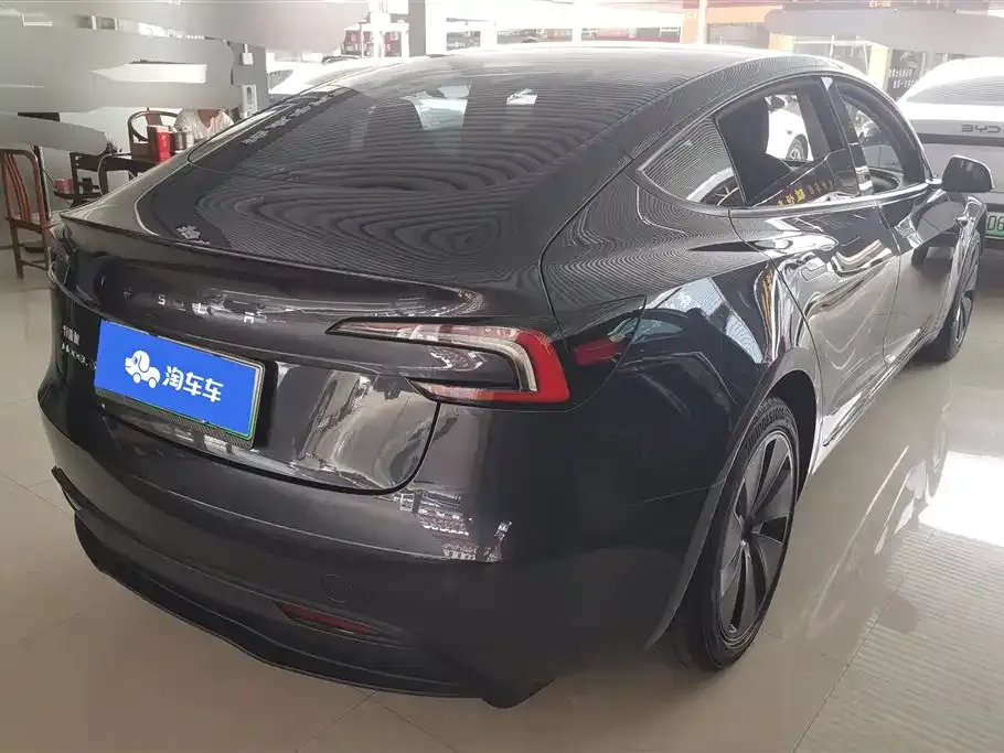 Tesla Model 3 — фото 6