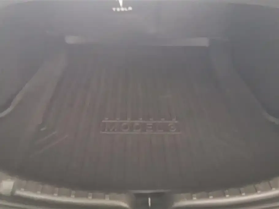 Tesla Model 3 — фото 2