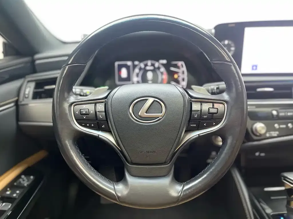 Lexus ES — фото 9