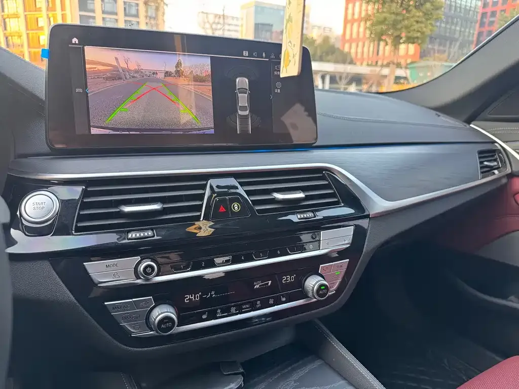 BMW 5 Series New Energy — фото 2