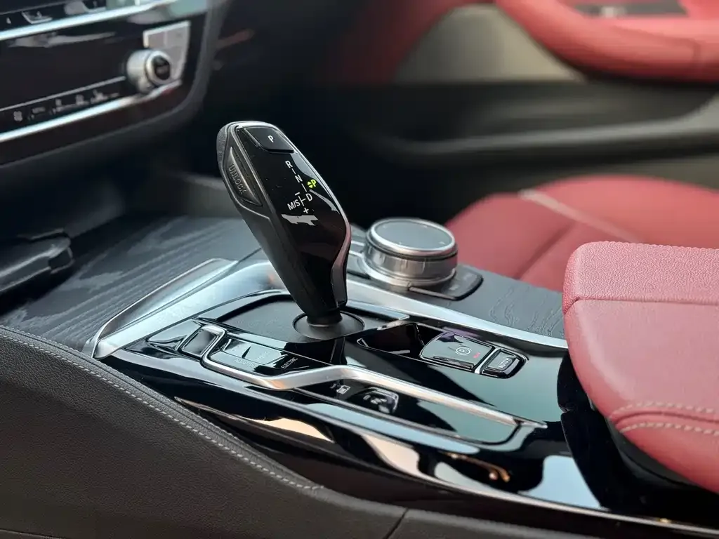 BMW 5 Series New Energy — фото 3