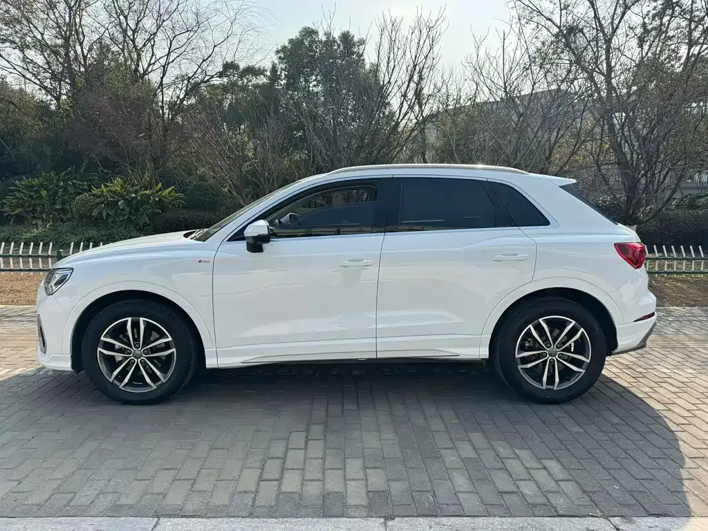 Audi Q3 — фото 8