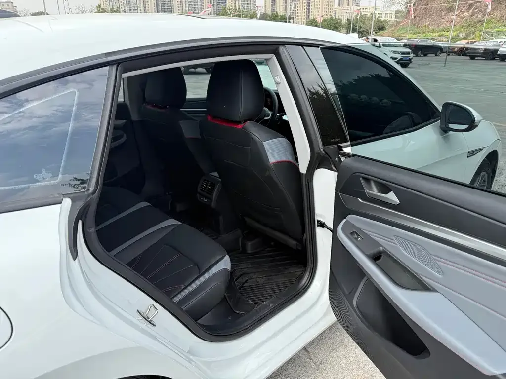 Volkswagen Lamando 2024 из CN, фото 2