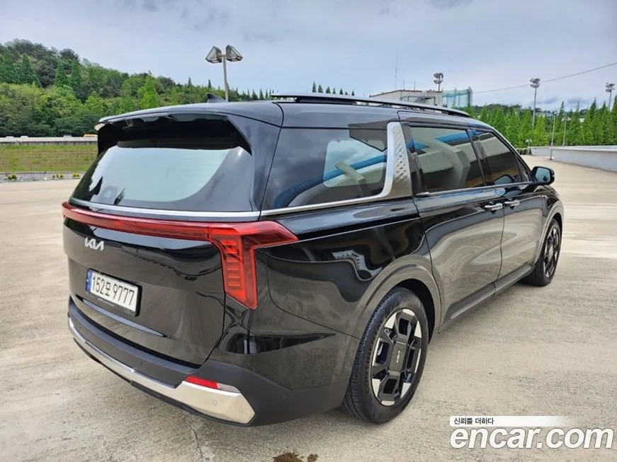 Kia Carnival — фото 10
