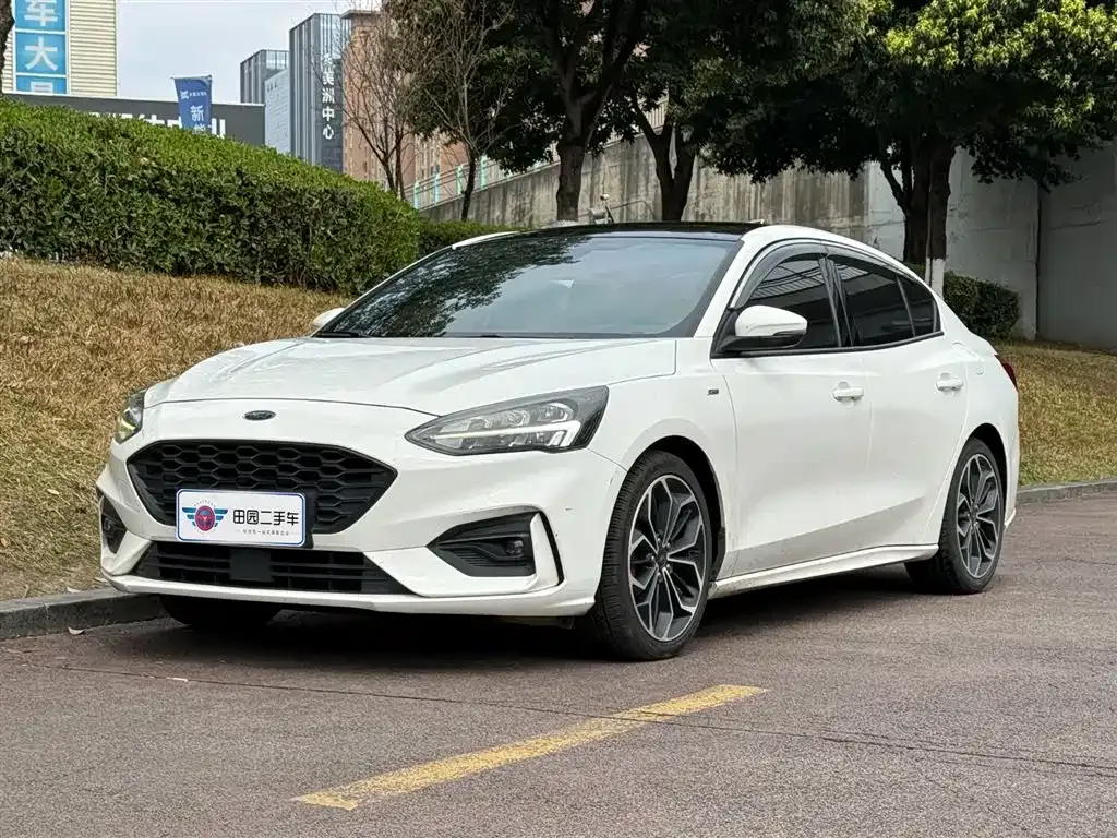 Ford Focus 2021 из CN, фото 1