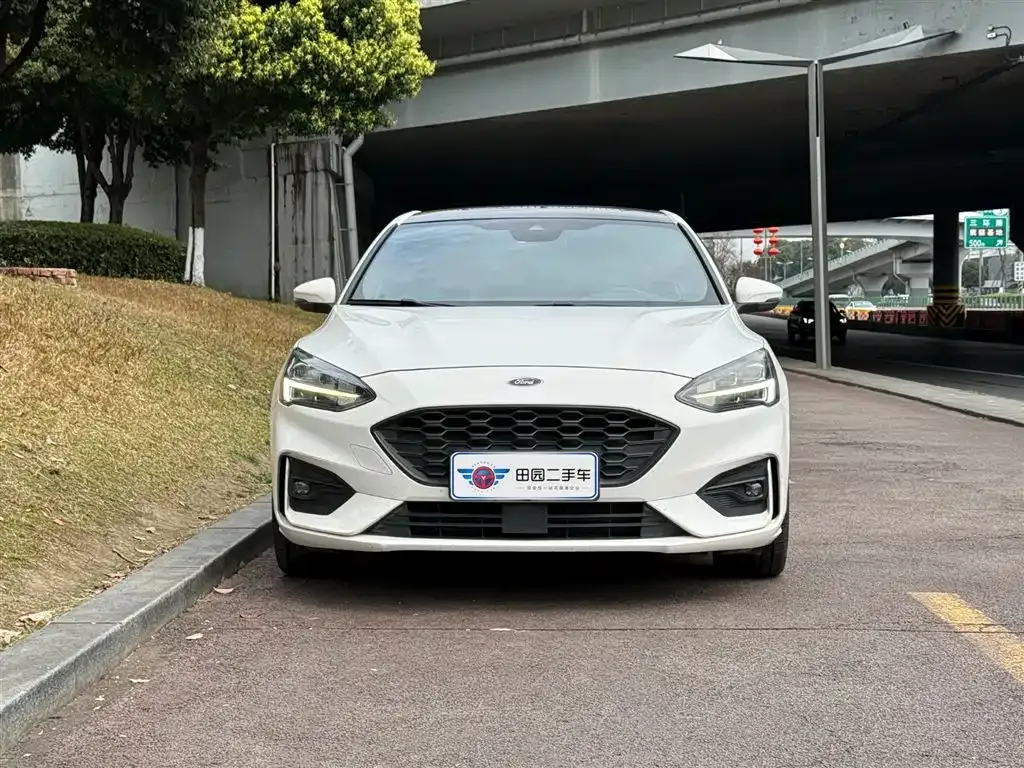 Ford Focus 2021 из CN, фото 4