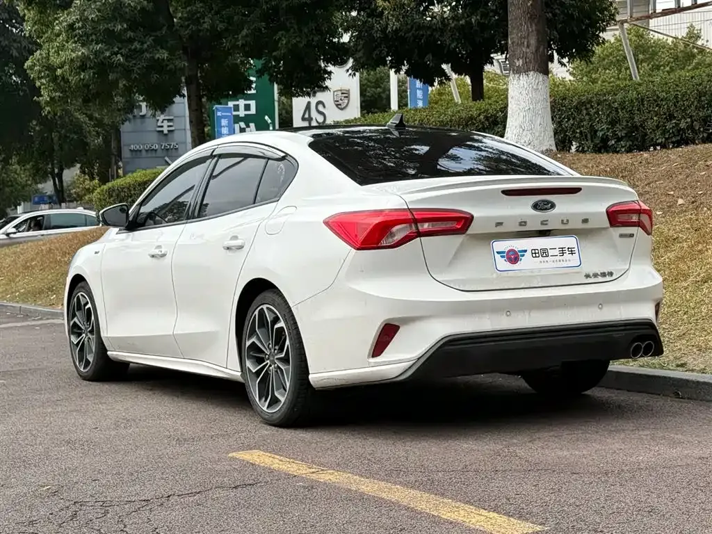 Ford Focus 2021 из CN, фото 6